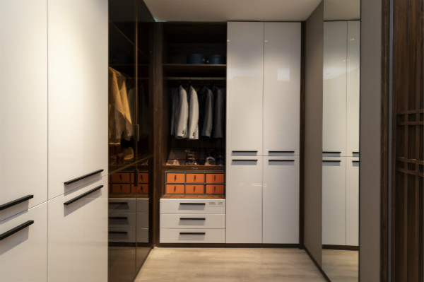 2021开app衣柜店要了解什么?app衣柜加盟需注意这几点 2021开app衣柜店要了解什么?app衣柜加盟需注意这几点